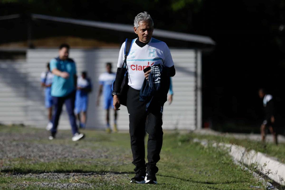 Honduras ya se entrenó con dos legionarios: La visita que sorprendió en la 'H' y, ¿se le fue la mano a Menjívar?