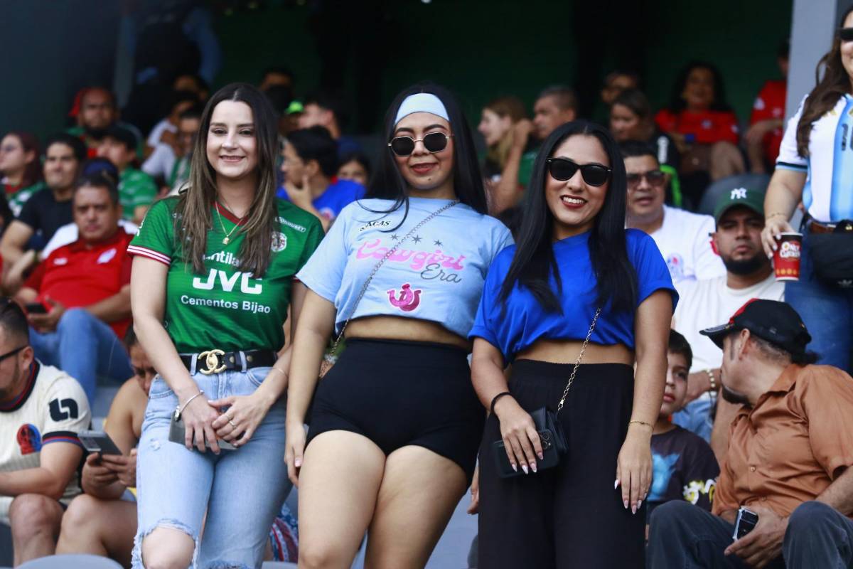 ¿Quién es la de verde? Las hermosas mujeres enamoraron en el Estadio Morazán