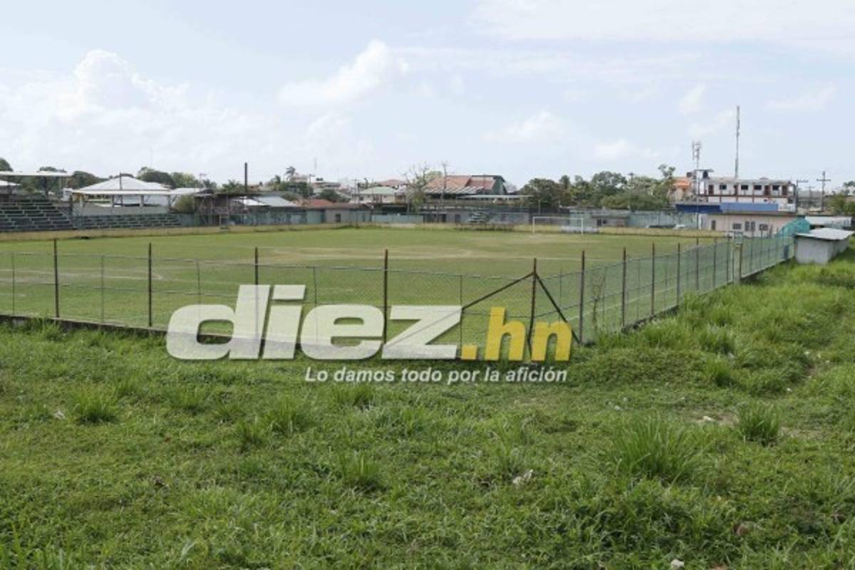 Así luce el descuidado estadio Alfredo León Gómez de la ciudad de Tela