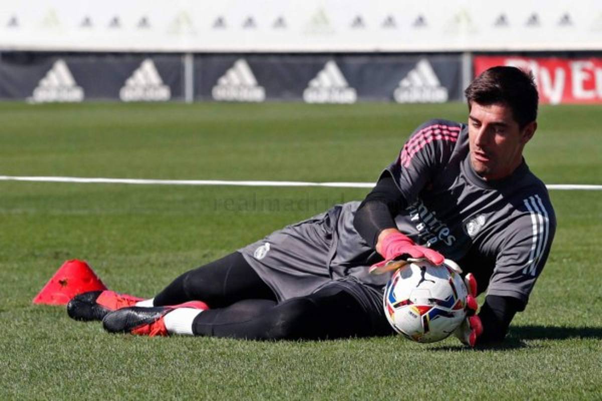 Sorpresiva visita, dos salidas y una estrella regresó: Así fue el sexto entrenamiento del Real Madrid