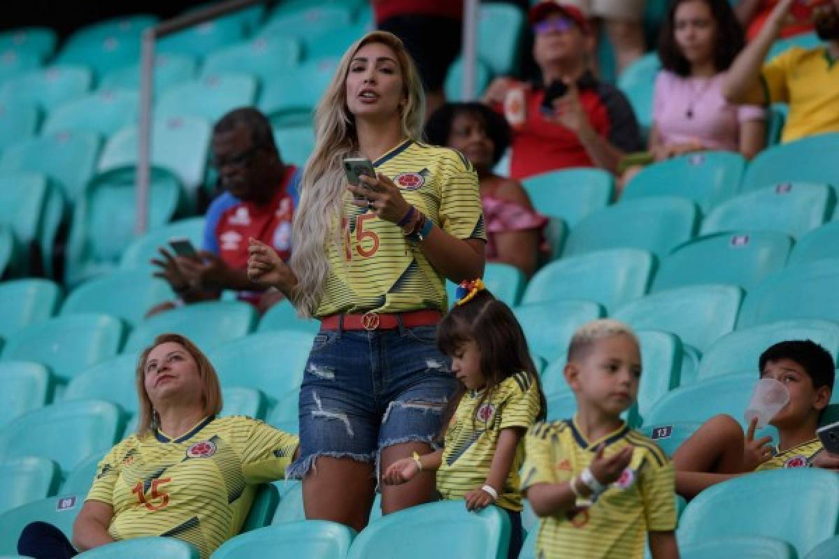 ¡Unas diosas! Larissa Riquelme y Cindy Álvarez enamoran en el Colombia-Paraguay