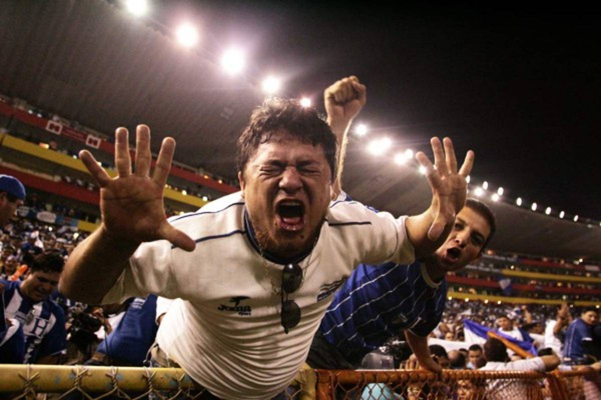 ¡Hace 11 años! Fotos inéditas de la desenfrenada celebración en Honduras tras clasificar al Mundial 2010