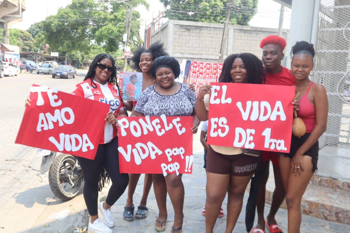La reina que enamoró en La Ceiba y el Yankel estuvo lleno de hermosuras: las bellas mujeres que visitaron los estadios de Honduras