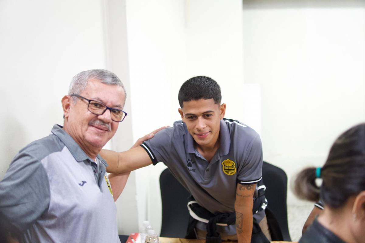 Real España mantiene la buena vibra del liderato en la Liga Nacional de Honduras y comparte con los fanáticos aurinegros