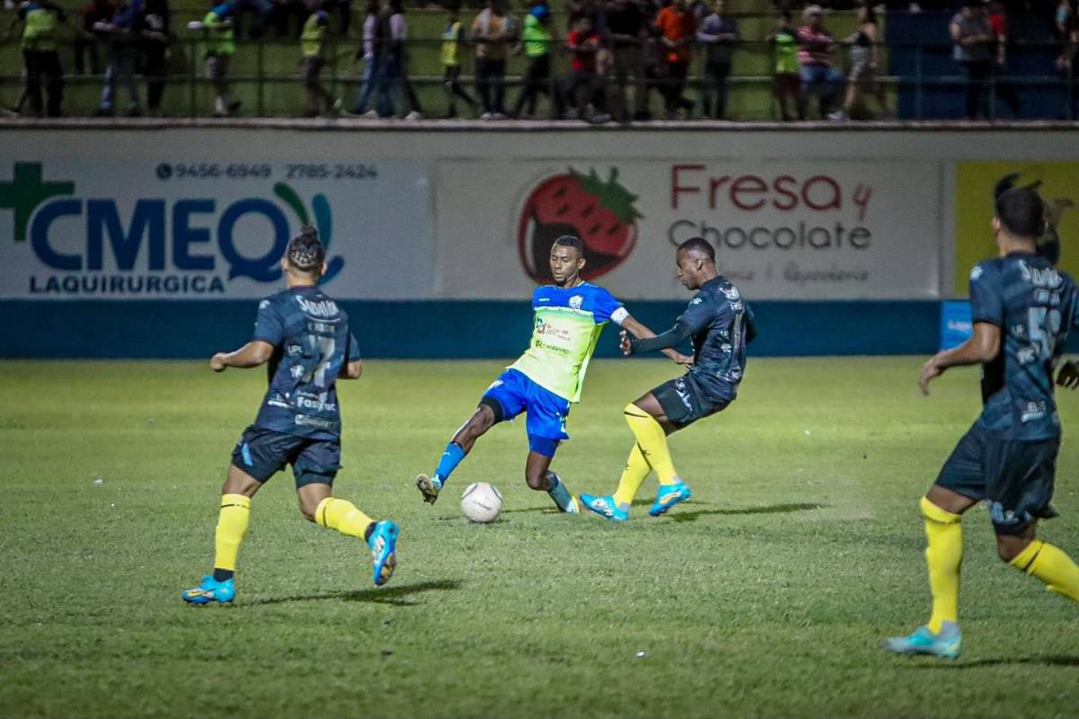 El estadio Juan Ramón Brevé Vargas de Juticalpa tendrá grama híbrida; ya iniciaron las mediciones y estudios