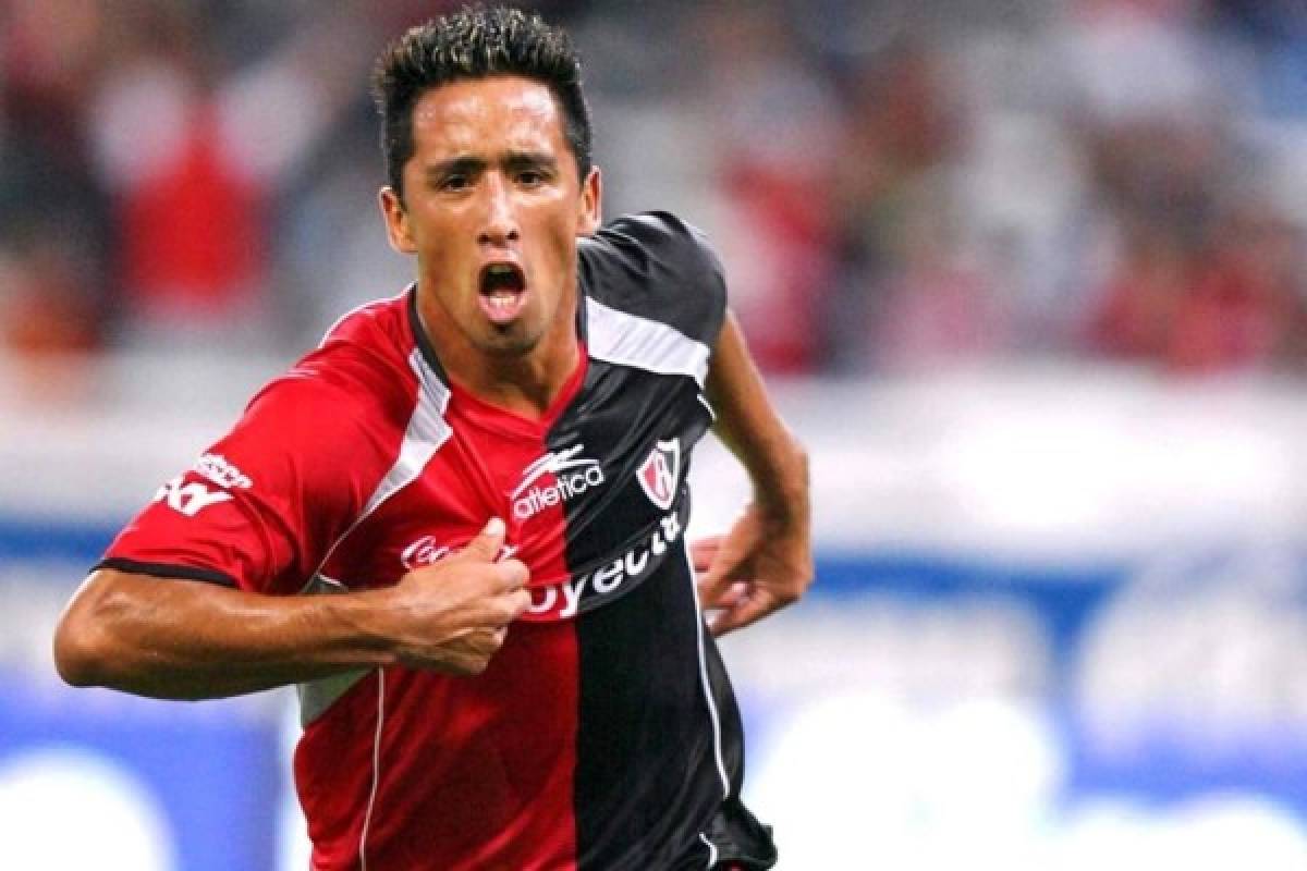 Con dos hondureños: Aficionados mexicanos que lamentan la salida de estos extranjeros de Liga MX