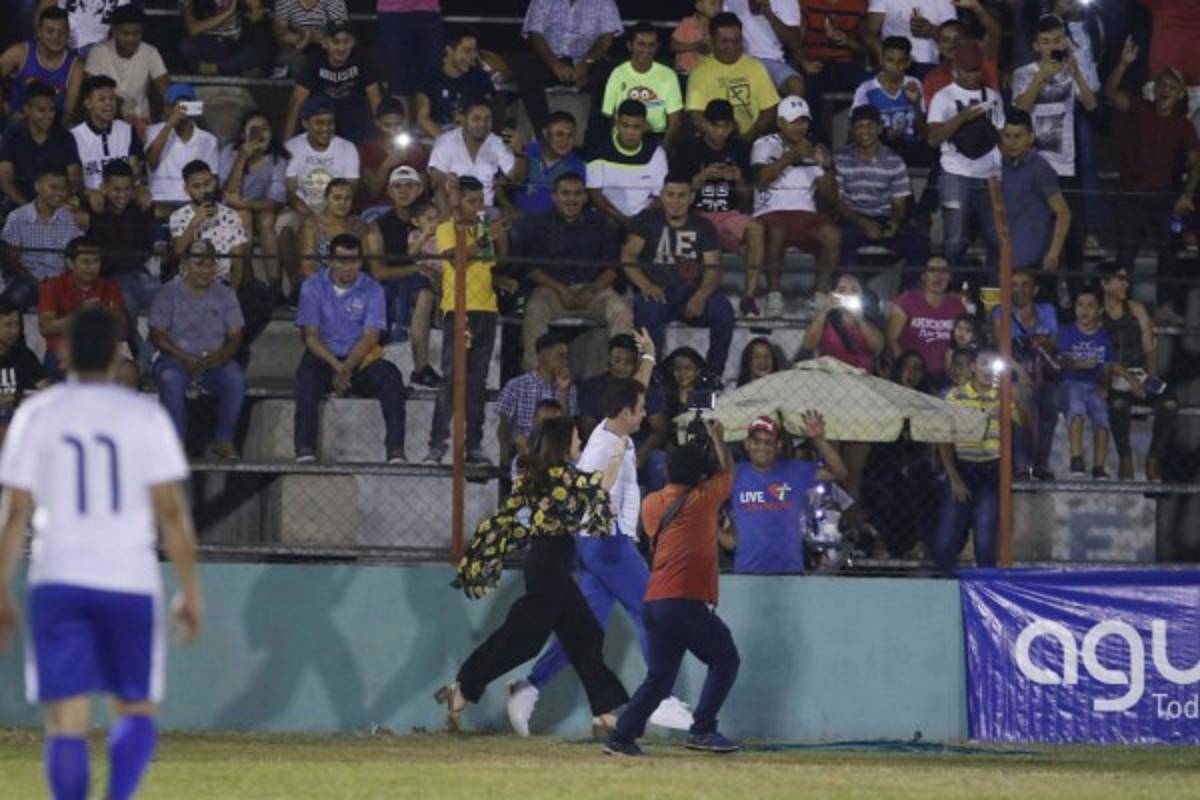 Los mejores momentos del Chologol 2018: Celebraciones extrañas, chicas bellas ¡Hasta un desmayado!