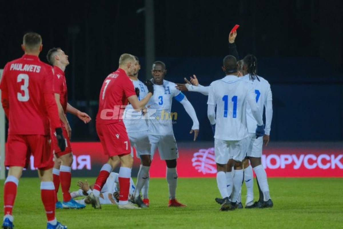 La broma de un bielorruso a Alberth Elis, el intercambio de camisetas entre catrachos y europeos y el frío en las gradas