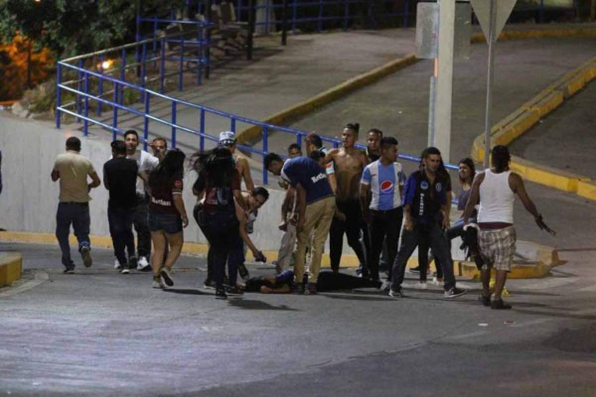 Las otras fotos que no viste del Motagua-Olimpia que terminó en caos