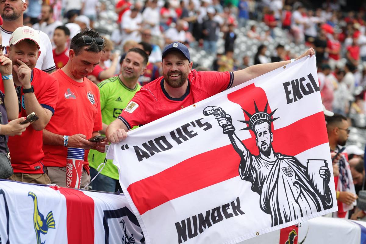 ¡Chucha madre!: afición de Panamá desafía a la lluvia en el duelo ante Inglaterra