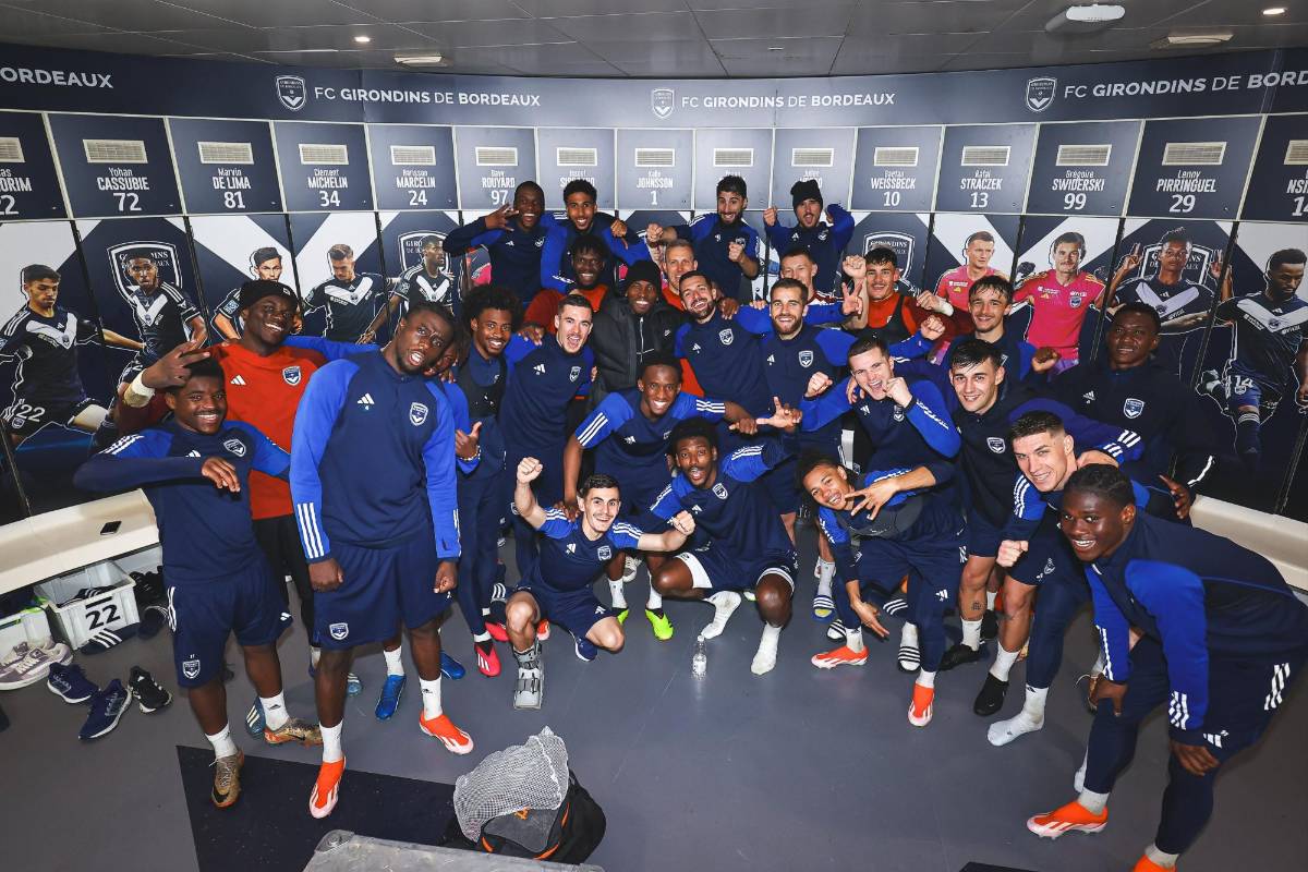 ¿Cómo luce? Alberth Elis reaparece y así lo recibieron sus compañeros del Girondins de Burdeos