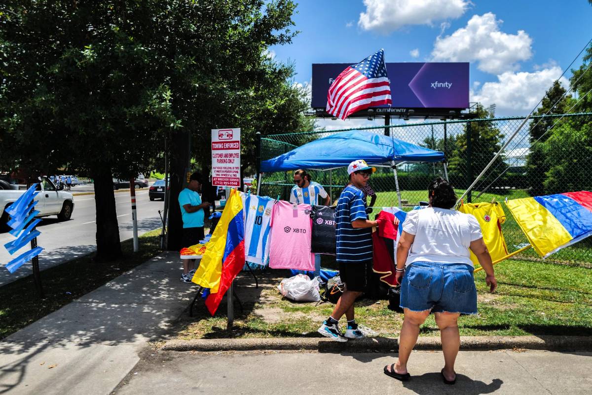 Copa América: la fiesta de la afición de Argentina para el duelo con Ecuador y Antonela Rocuzzo se roba las miradas