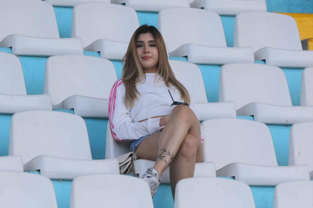 ¡Belleza sobresale en el Nacional! Olimpia y Marathón juegan, pero ellas se llevan todas las miradas en el clásico