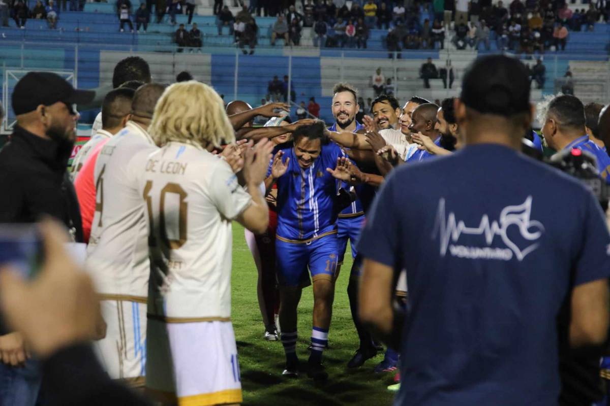 Rambo de León rompe en llanto en su partido de despedida: el triste adiós del ‘10’ y las postales que dejó su homenaje