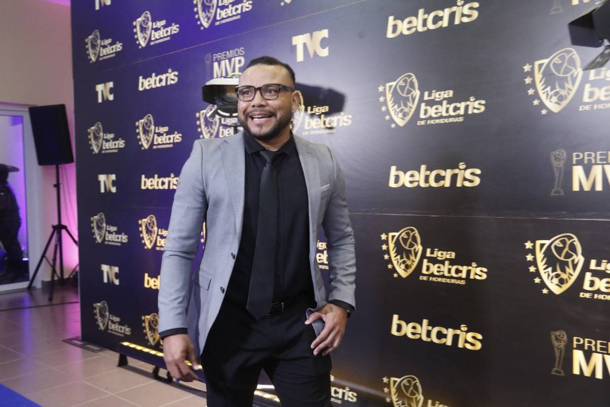 La gala de Liga Nacional en fotos: ¿Con quién llegó Troglio? la belleza en la pasarela azul y los jugadores de Olimpia dejan ver a sus parejas