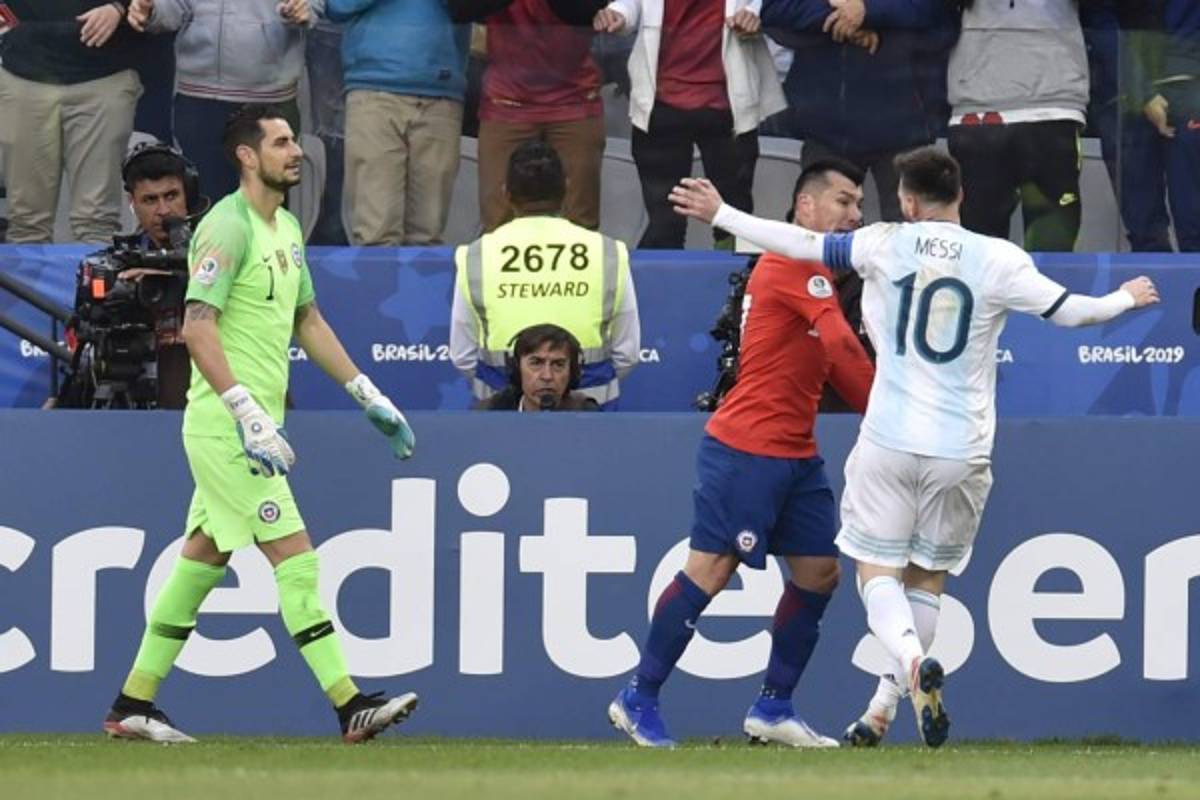 Fotos: Messi y Medel provocan fuerte pelea en el Argentina-Chile de la Copa América