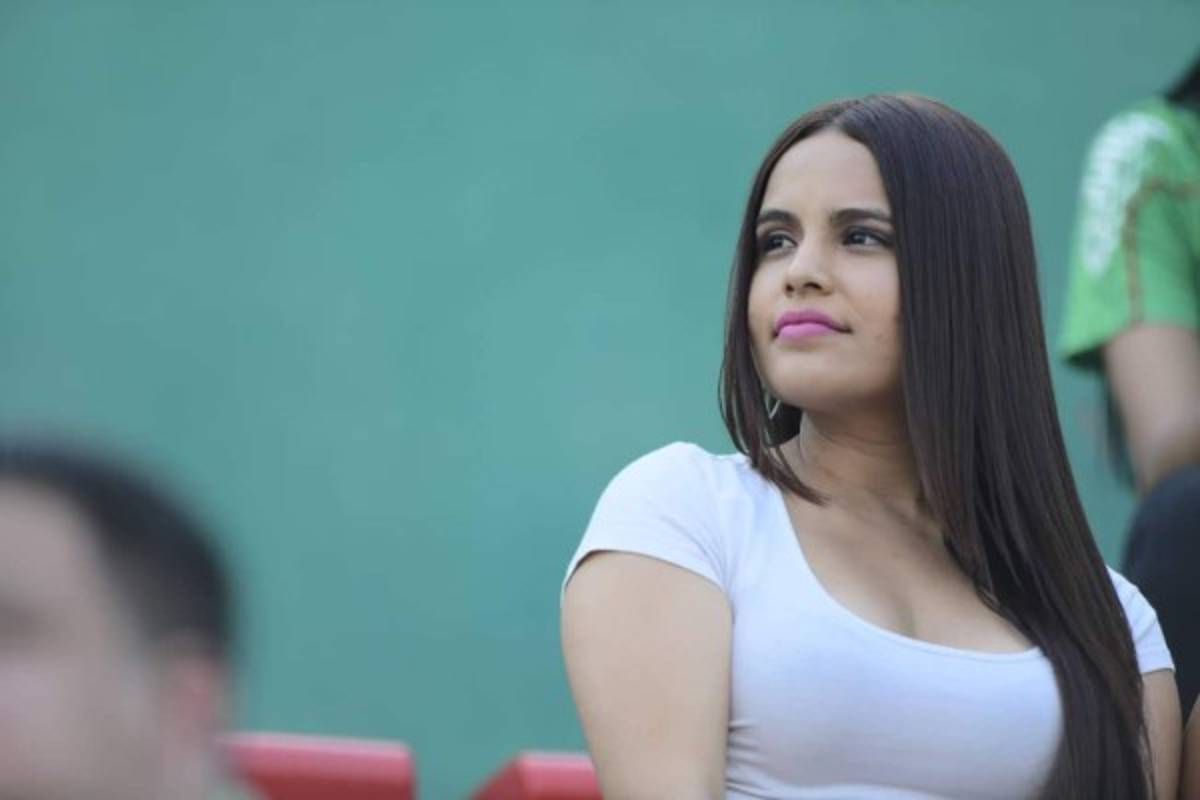 ¡Bellísimas! El Clásico entre Marathón y Real España se llena de lindas chicas