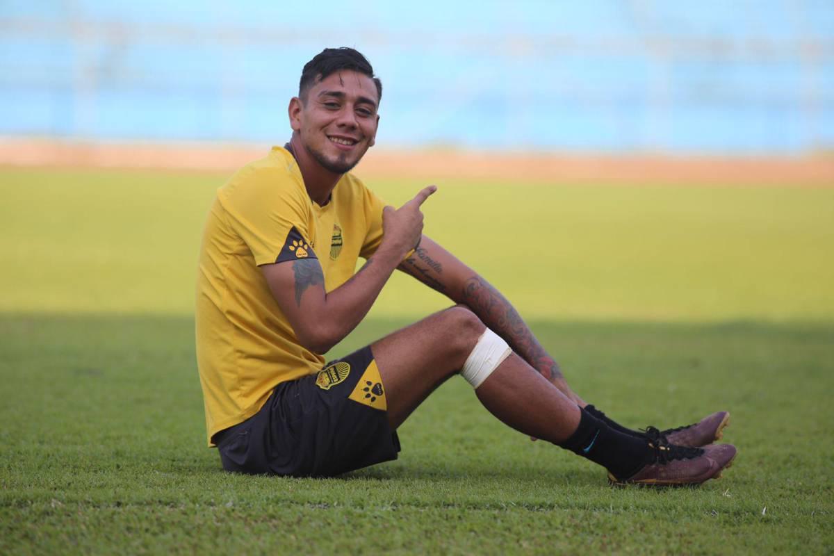 Maylor Núñez, Ever Alvarado Patón Mejía y otros futbolistas que vistieron la camisa de Olimpia y Real España