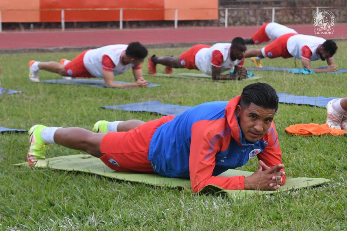 ¿Y el nuevo DT? Juan Carlos Espinoza le da forma al nuevo Olimpia que se enfoca en el pentacampeonato y con caras distintas