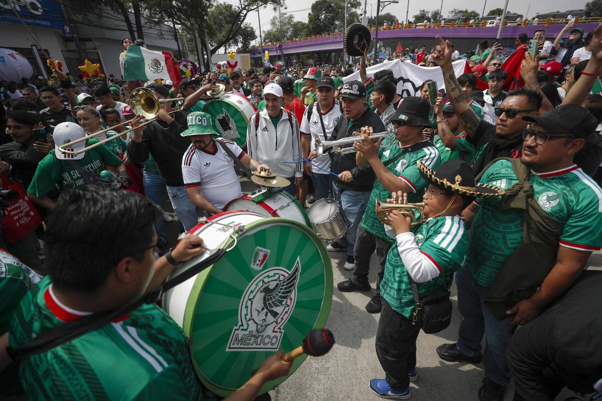 ¡El Azteca es una locura! Así se vive la fiesta previo a la inauguración del Mundial
