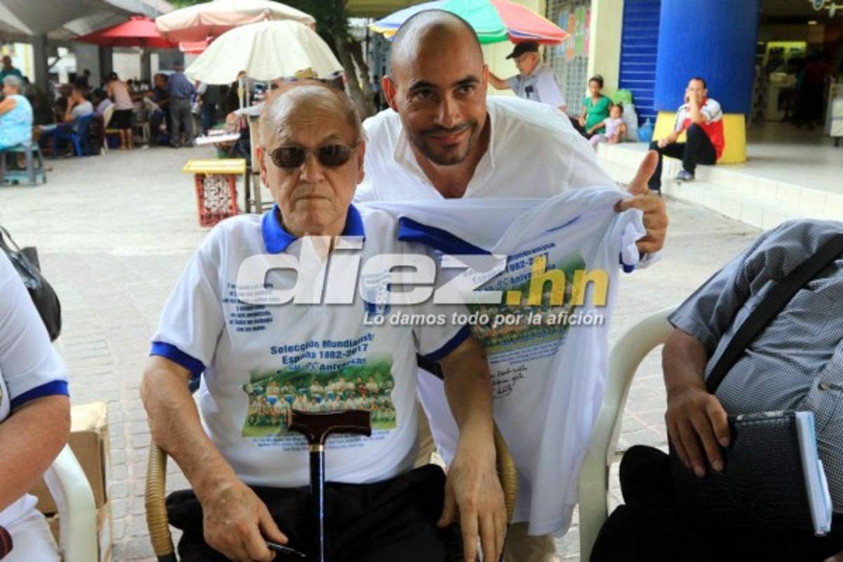 EN FOTOS: Así vendió Chelato souvenirs en el parque Tegucigalpa&nbsp;&nbsp;