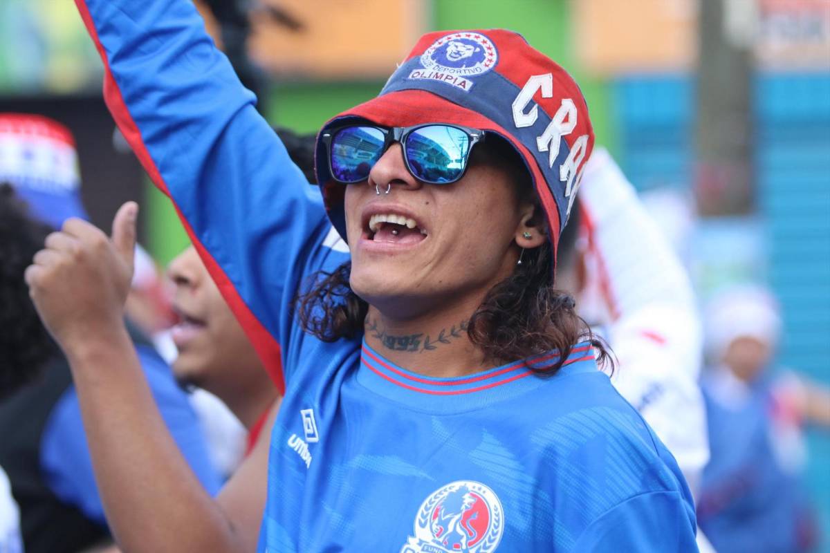 Impresionante recibimiento a Olimpia en la final contra Motagua, los tres legionarios europeos que sorprendieron y las dos bellezas