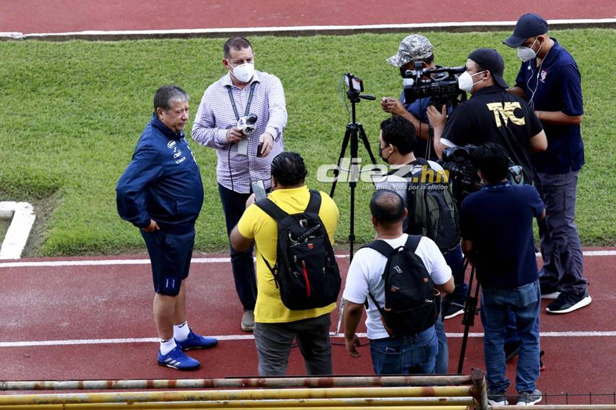¡La charla del Bolillo y buen ambiente! Las imágenes del primer entreno de Honduras de cara al amistoso con Colombia