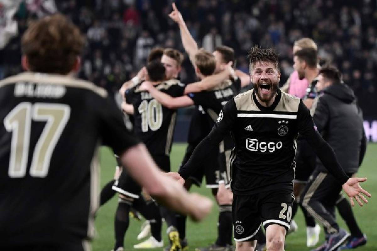 ¡Emotivo festejo! Así celebró en Turín el Ajax su pase a semifinales de Champions