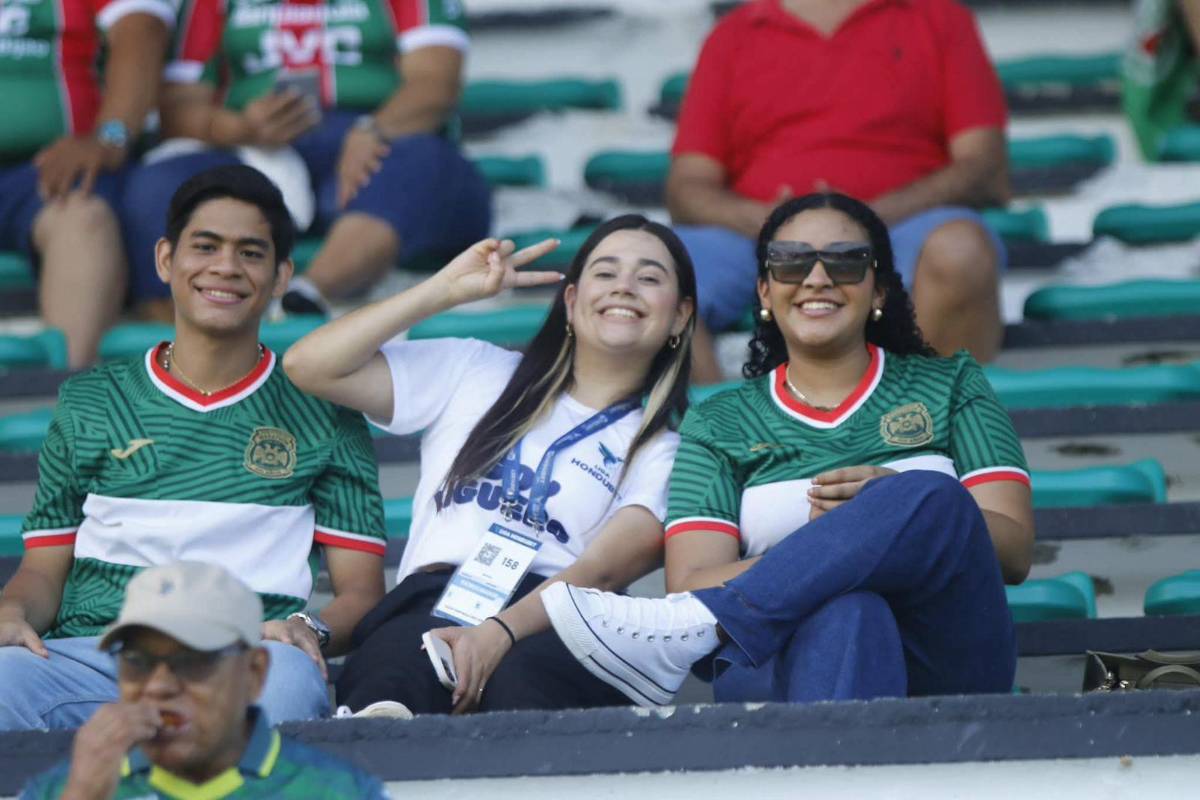 Platense luce el tifo más hermoso de la historia, el que llegó en moto y las mujeres que enamoran en Puerto Cortés