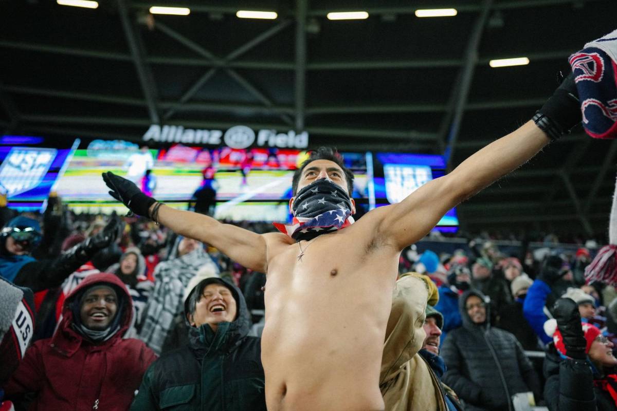 Hondureños congelándose y los gringos sin camisa: Las inolvidables imágenes del EEUU vs Honduras en Minnesota