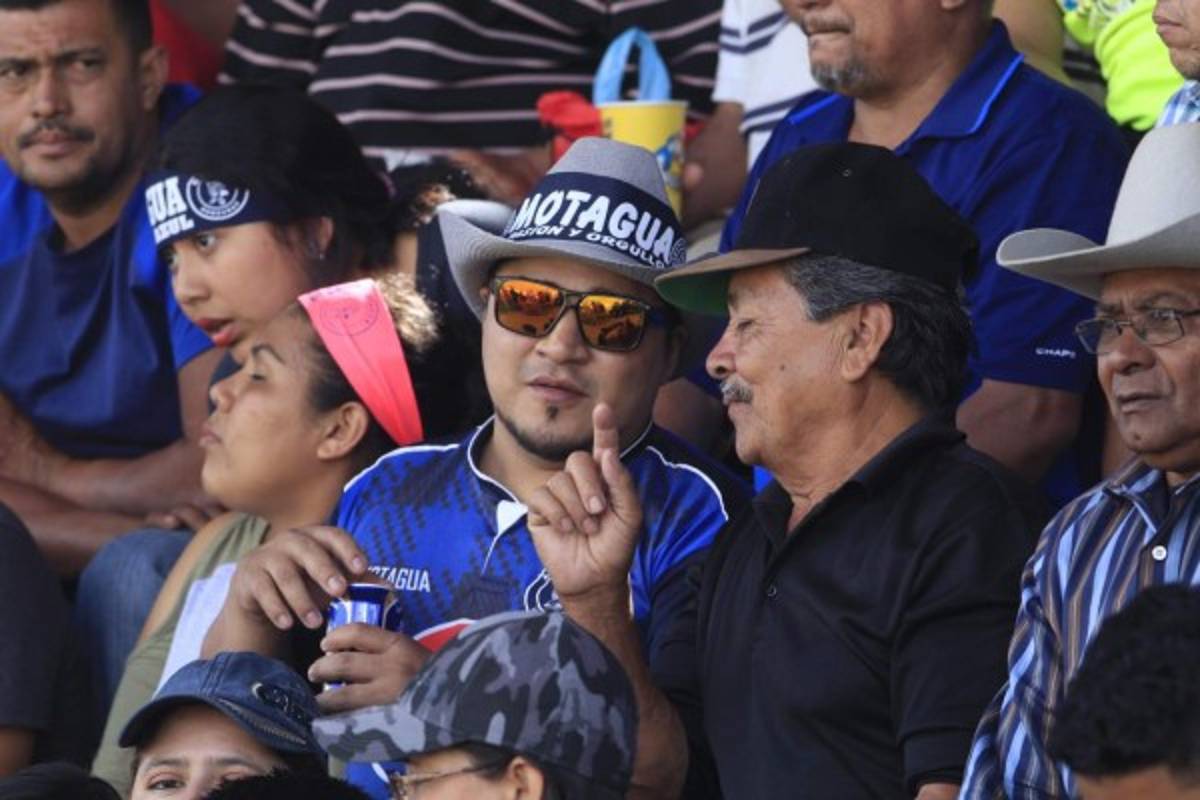¡Ambientazo! En Danlí se rinden ante Motagua y pintan de azul el Marcelo Tinoco