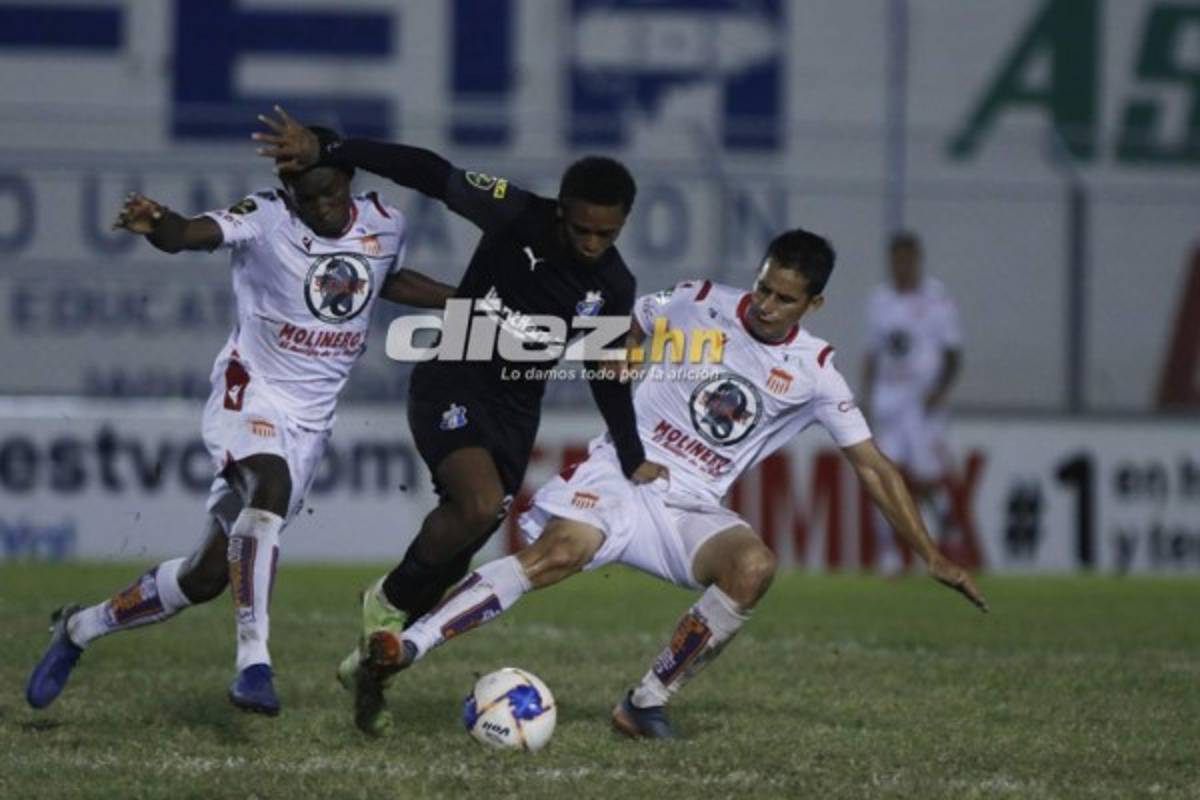 Curiosas: Héctor Vargas expulsado, el rostro de Archivald en gol de Bengtson y visita en el Nacional