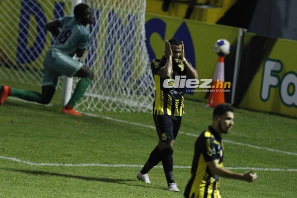 No se vio en TV: El lamento de Rony Martínez, reclamos de Buba López y la amarilla para Troglio