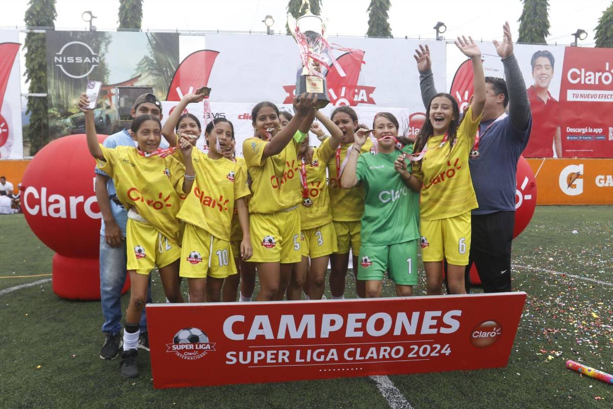 Super Liga Claro 2024: pasión por el fútbol, muchos goles y alegría total
