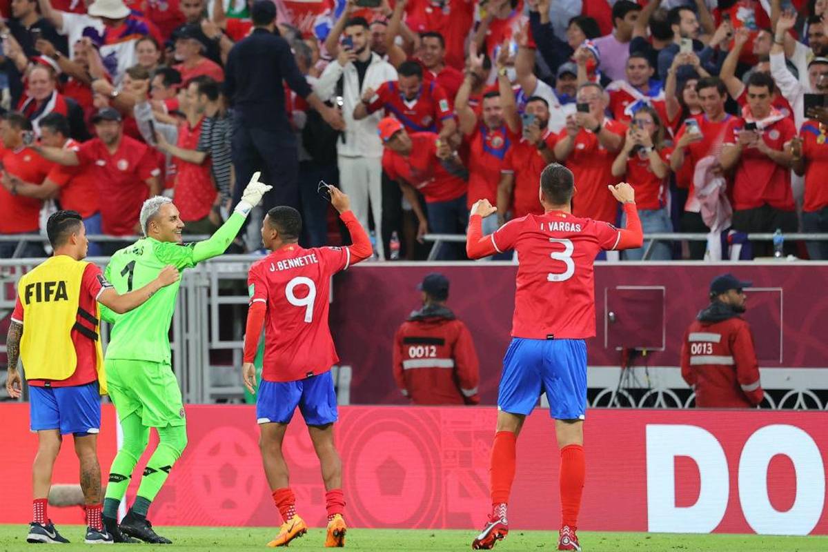 Alegría y llanto de Keylor Navas y los jugadores de Costa Rica tras clasificar al Mundial y las duras imágenes de los neozelandeses