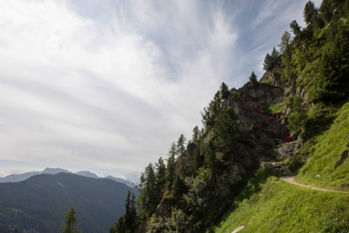 Madrugadas, sin celulares y duermen en cabañas: La extrema pretemporada del Augsburgo