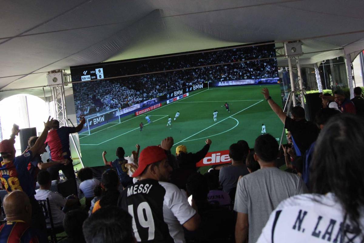 Caras largas, burlas, celebraciones y un “ahorcado”... ¡así se vivió el clásico Real Madrid vs Barcelona en el estadio virtual de DIEZ!