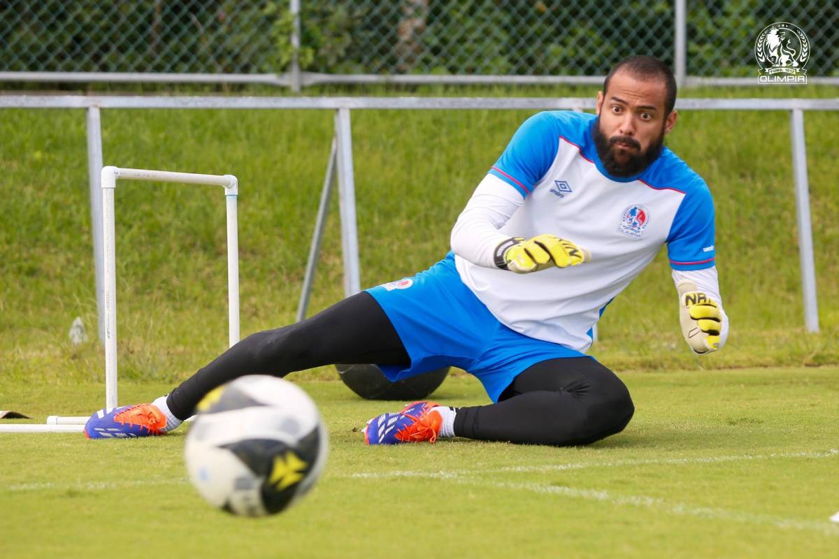 Pedro Troglio vuelve a Argentina y esta es la alineación histórica que dirigió al frente del Olimpia