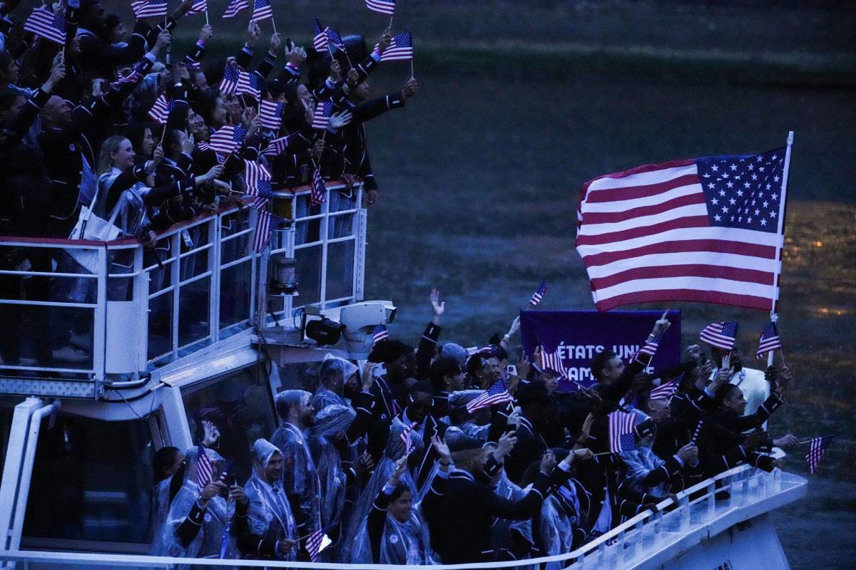 Las mejores imágenes de la ceremonia inaugural de París 2024 en el río Sena; muchos famosos y Lady Gaga deslumbra