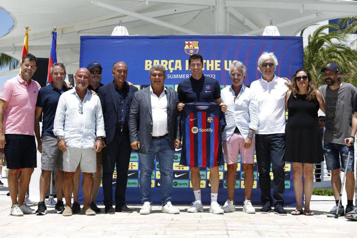 Así fue la sencilla presentación de Lewandowski en Miami como nuevo jugador del Barcelona ¿Y su dorsal?