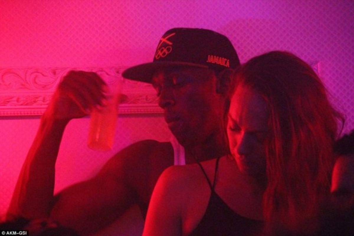 Escandalosas fotos de la fiesta de Usain Bolt ¡con una tercera mujer!