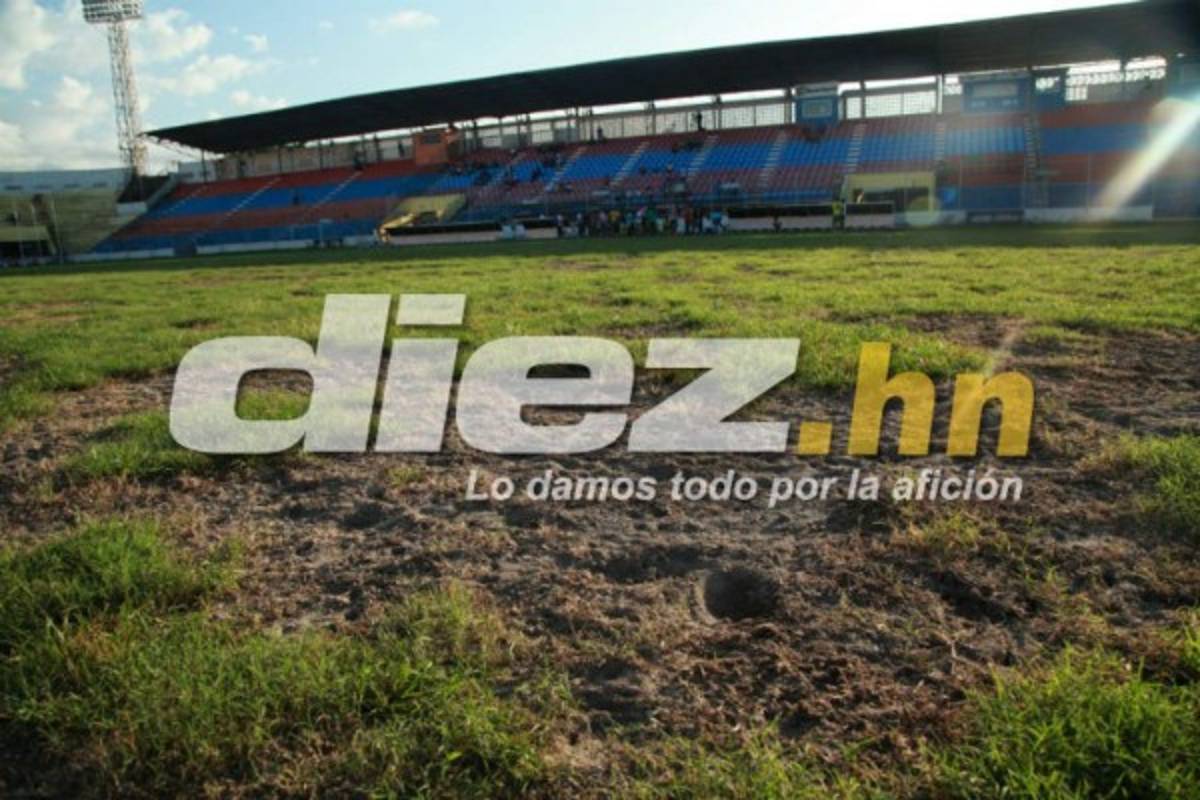 Qué tristeza: Así luce un viejo y deteriorado estadio de La Ceiba