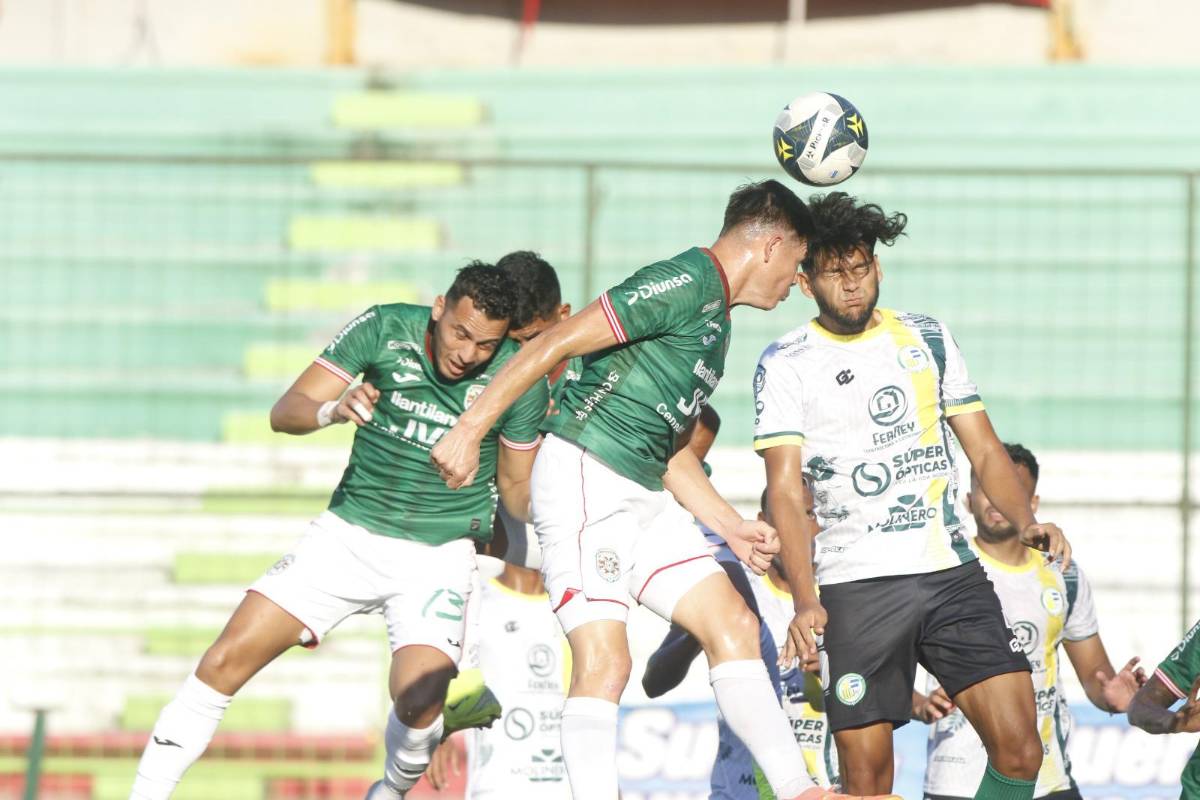 Ovación al Chelito Martínez, algarabía con Anangonó y felicidad de Keosseián ¿Quiénes son las hermosas edecanes?