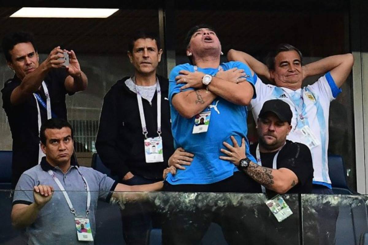 Las fotos de Maradona totalmente descontrolado en el Argentina-Nigeria