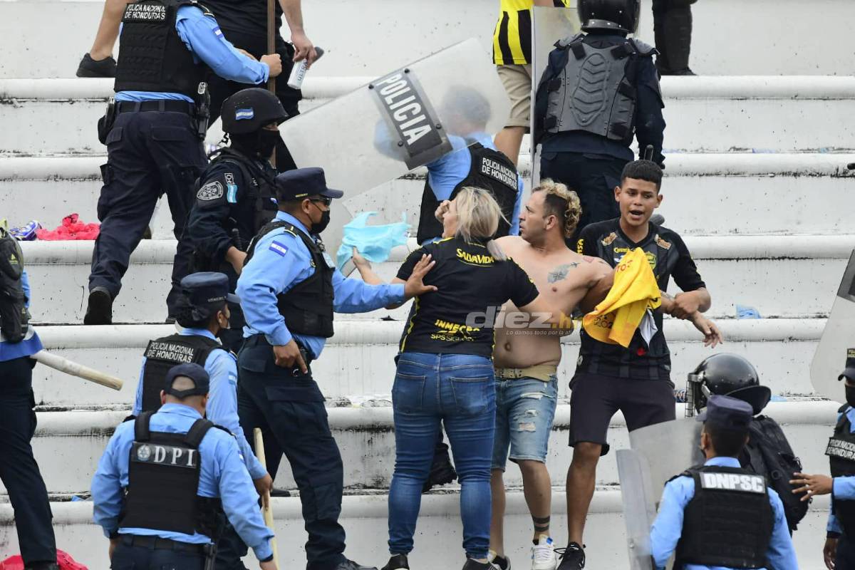 Vergonzosas imágenes: Así fueron los actos vandálicos de los aficionados del Real España en el estadio Olímpico tras perder la final