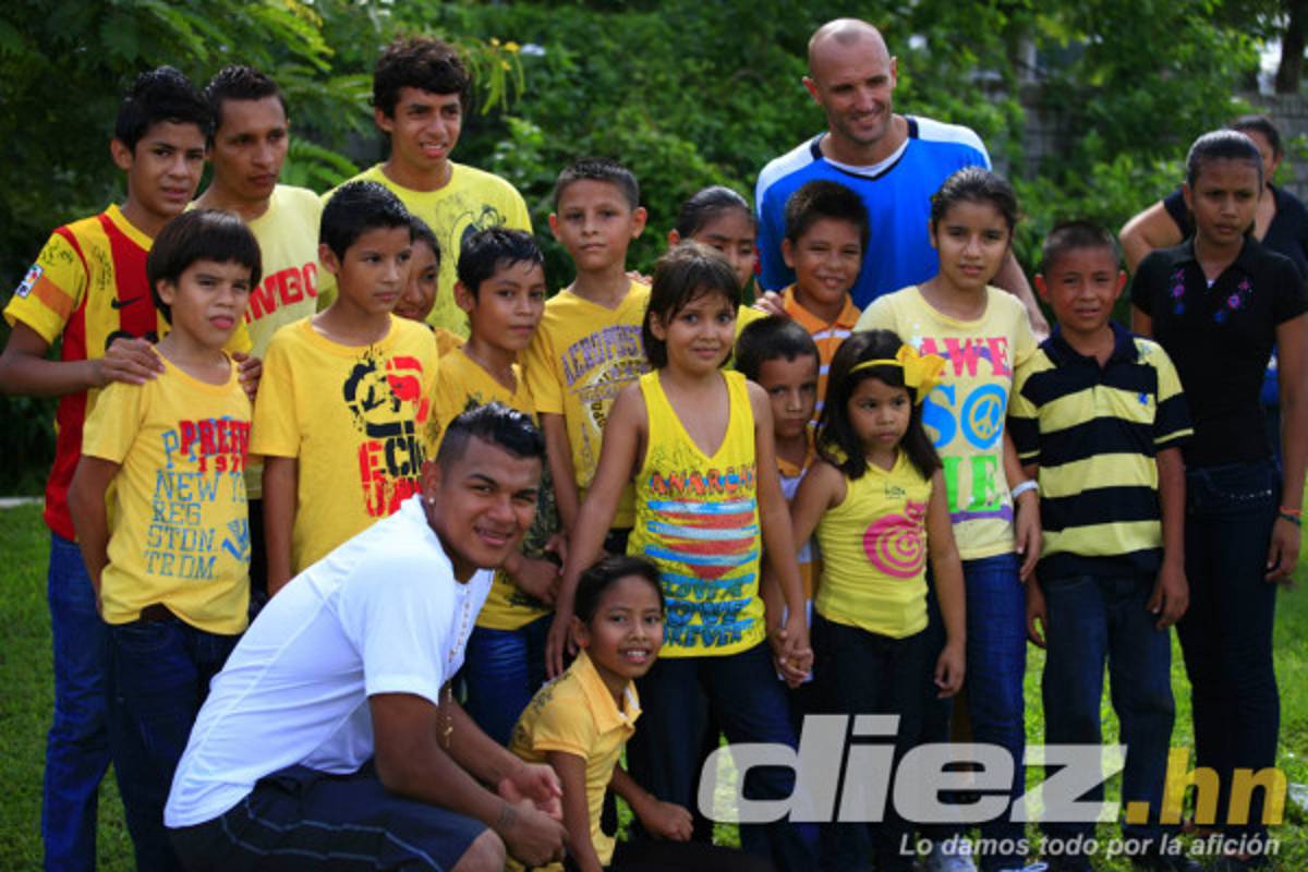 Aldea SOS visita al Real España.