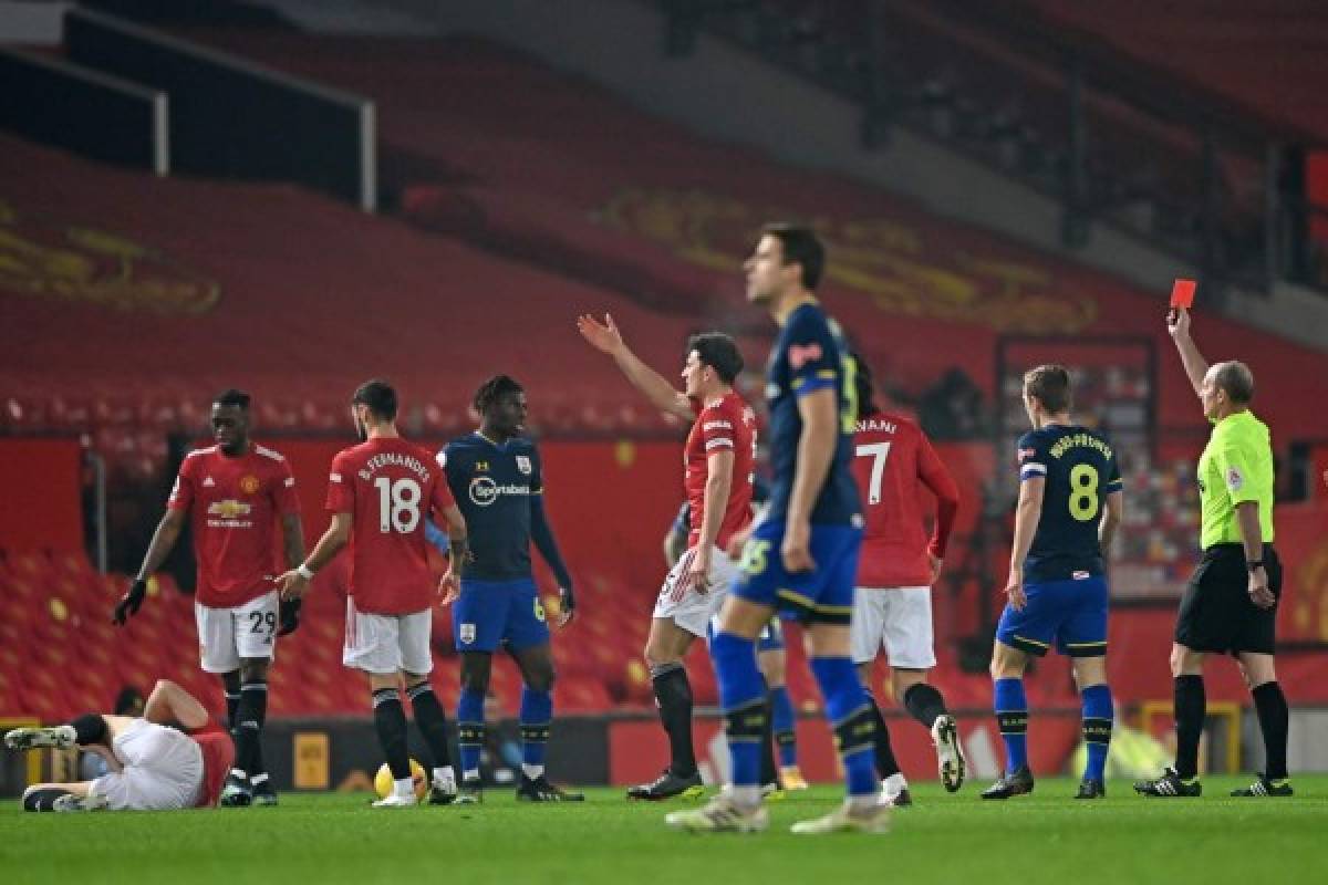 Hundidos y devastados: Así quedaron los futbolistas del Southampton tras la paliza del Manchester United