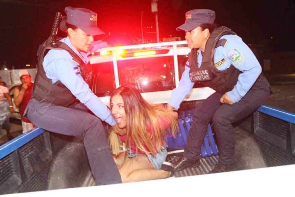 Las otras fotos que no viste del Motagua-Olimpia que terminó en caos