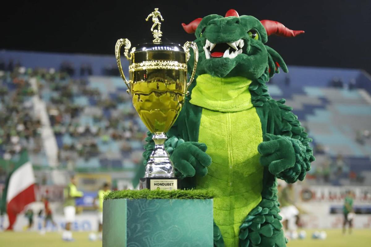 ¡Fiesta centenaria! Marathón se viste de gala y rinde homenajes a leyendas; Pachuca tuvo un detalle especial