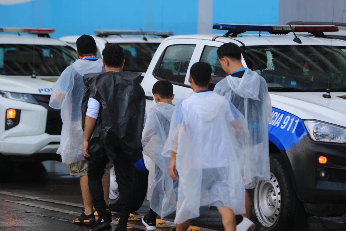 Derroche de belleza, ambientazo y el gesto de los jugadores de Honduras previo a medirse a Cuba en el Estadio Nacional
